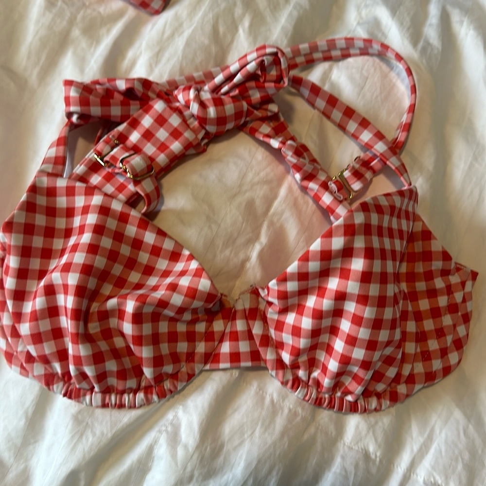 SKATIE KATE TOP IN RED GIGHAM SIZE SMALL